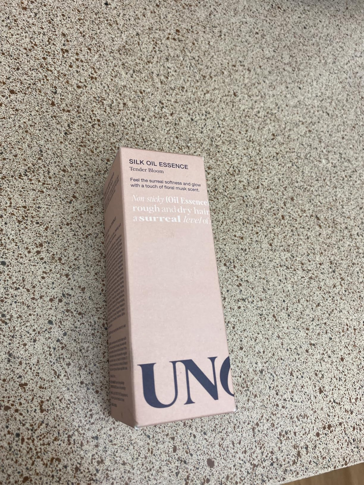 UNOVE Silk Oil Hair Essence 70ml - official product image 3